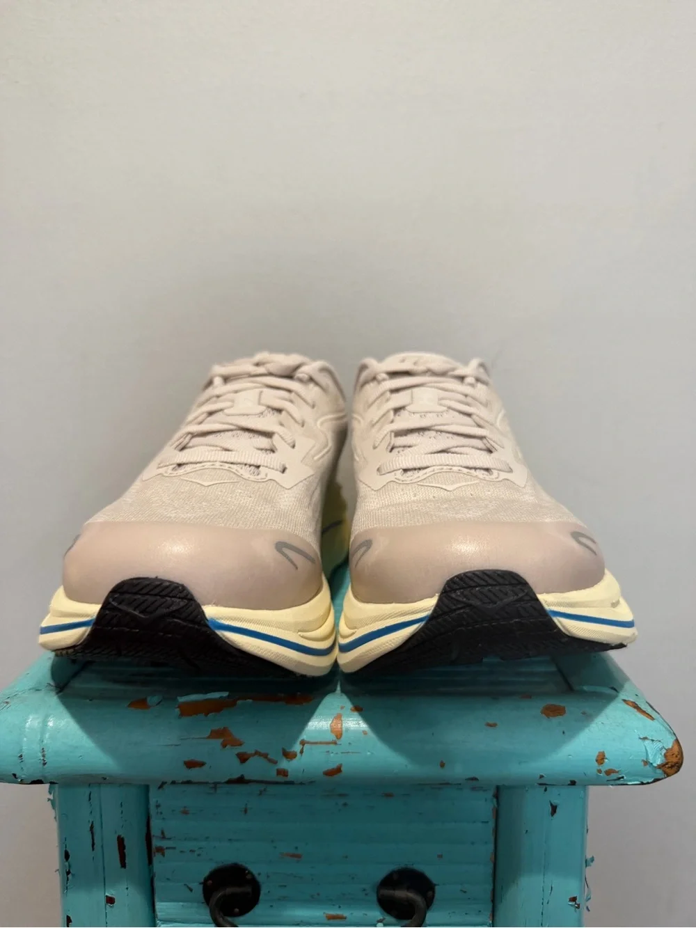 NEW HOKA CLIFTON 10 BIG KIDS Size 5